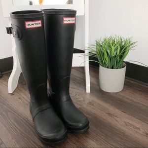 Adjustable Black Hunter Rain Boots